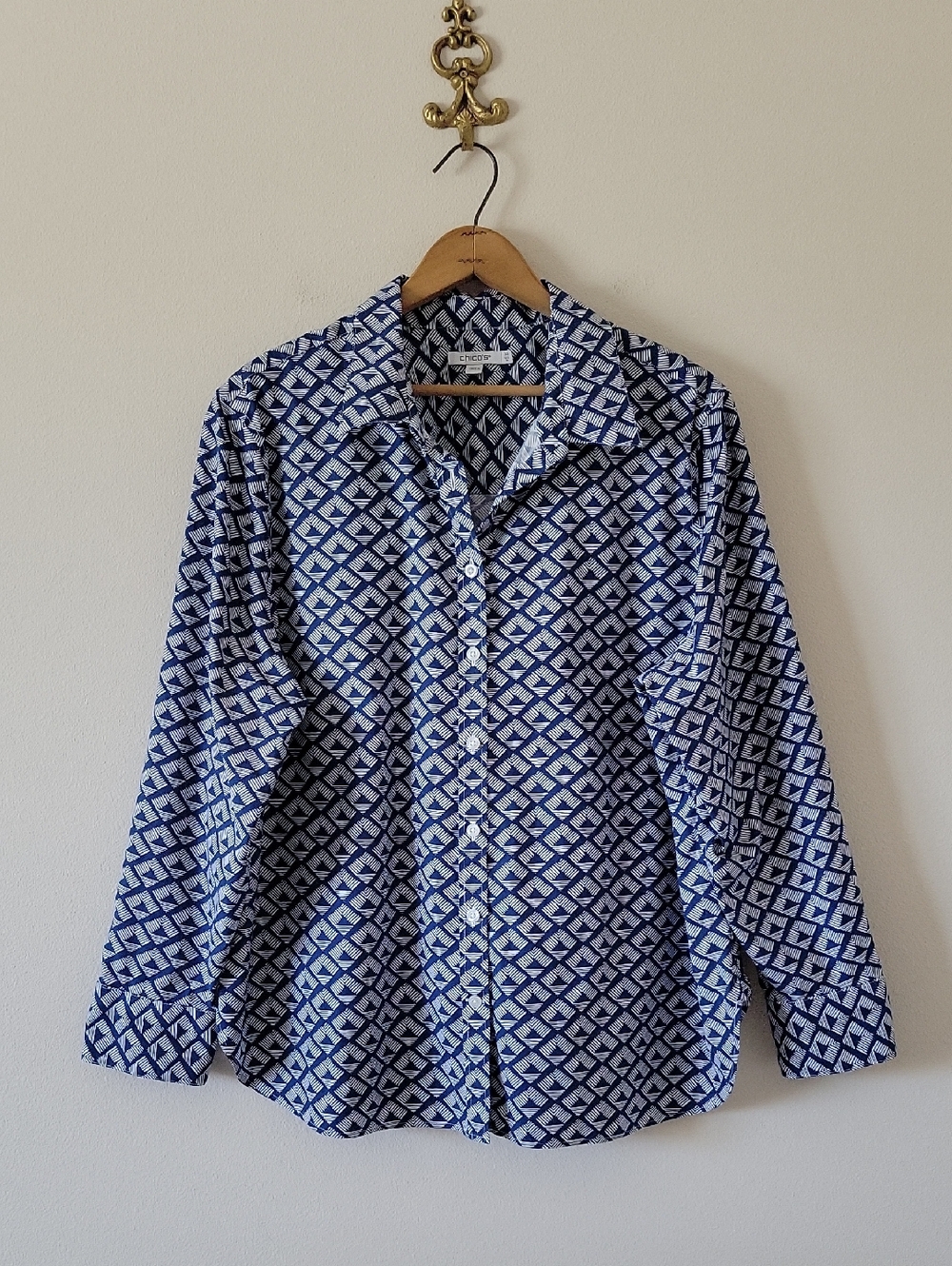 Chico's Blue White No Iron Diamond Print Button Down Shirt Size XL/18